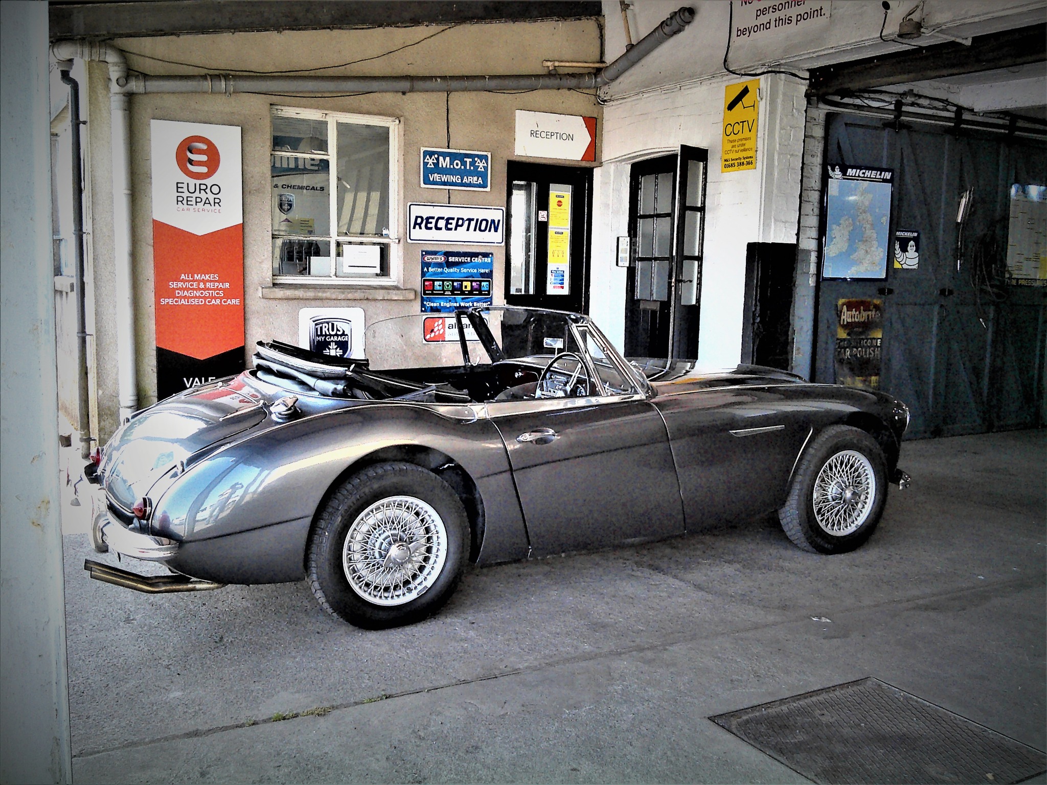 Vale AutoTec garage in South Wales
